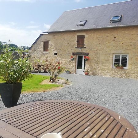 Ferme De Montigny Bed & Breakfast Asnieres-en-Bessin Eksteriør bilde