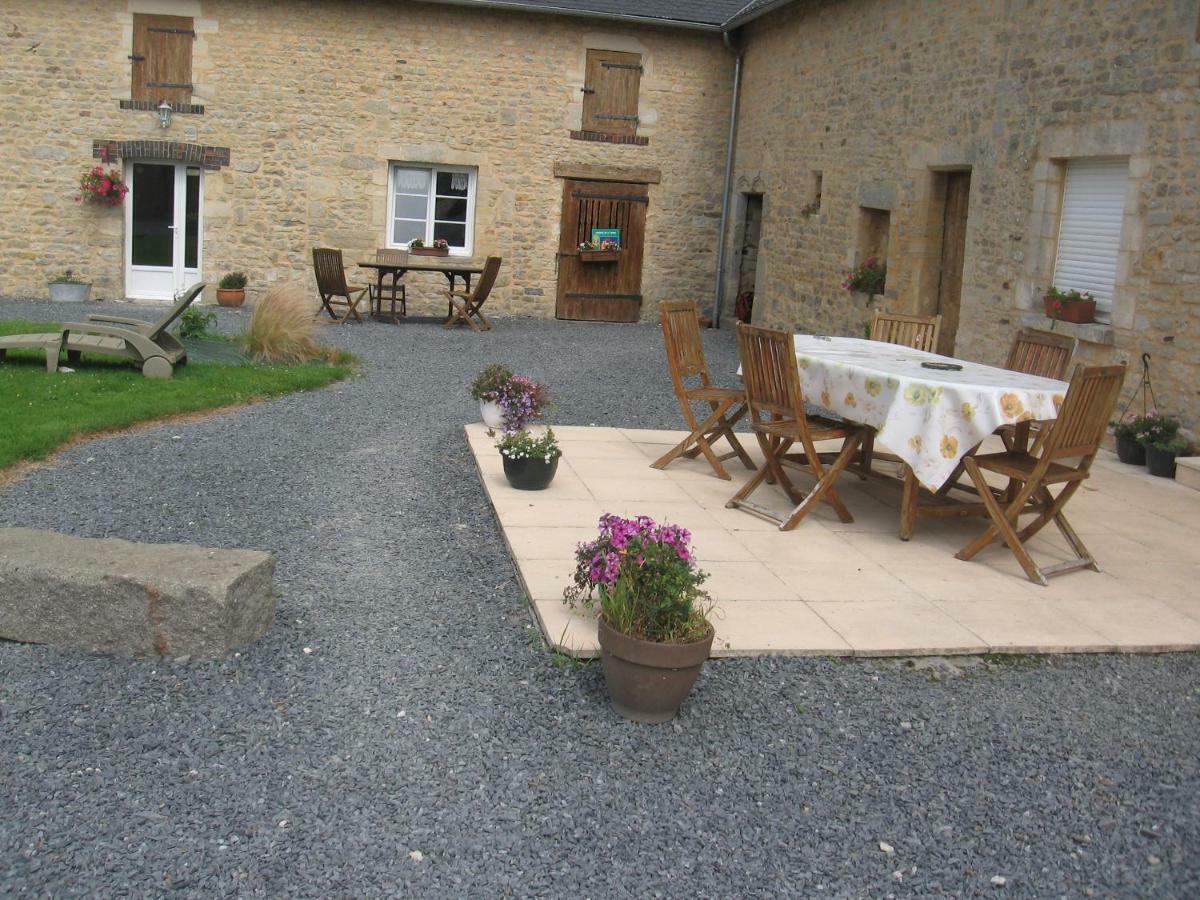Ferme De Montigny Bed & Breakfast Asnieres-en-Bessin Eksteriør bilde