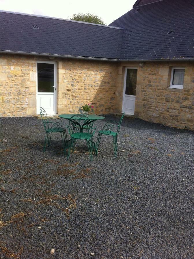 Ferme De Montigny Bed & Breakfast Asnieres-en-Bessin Eksteriør bilde